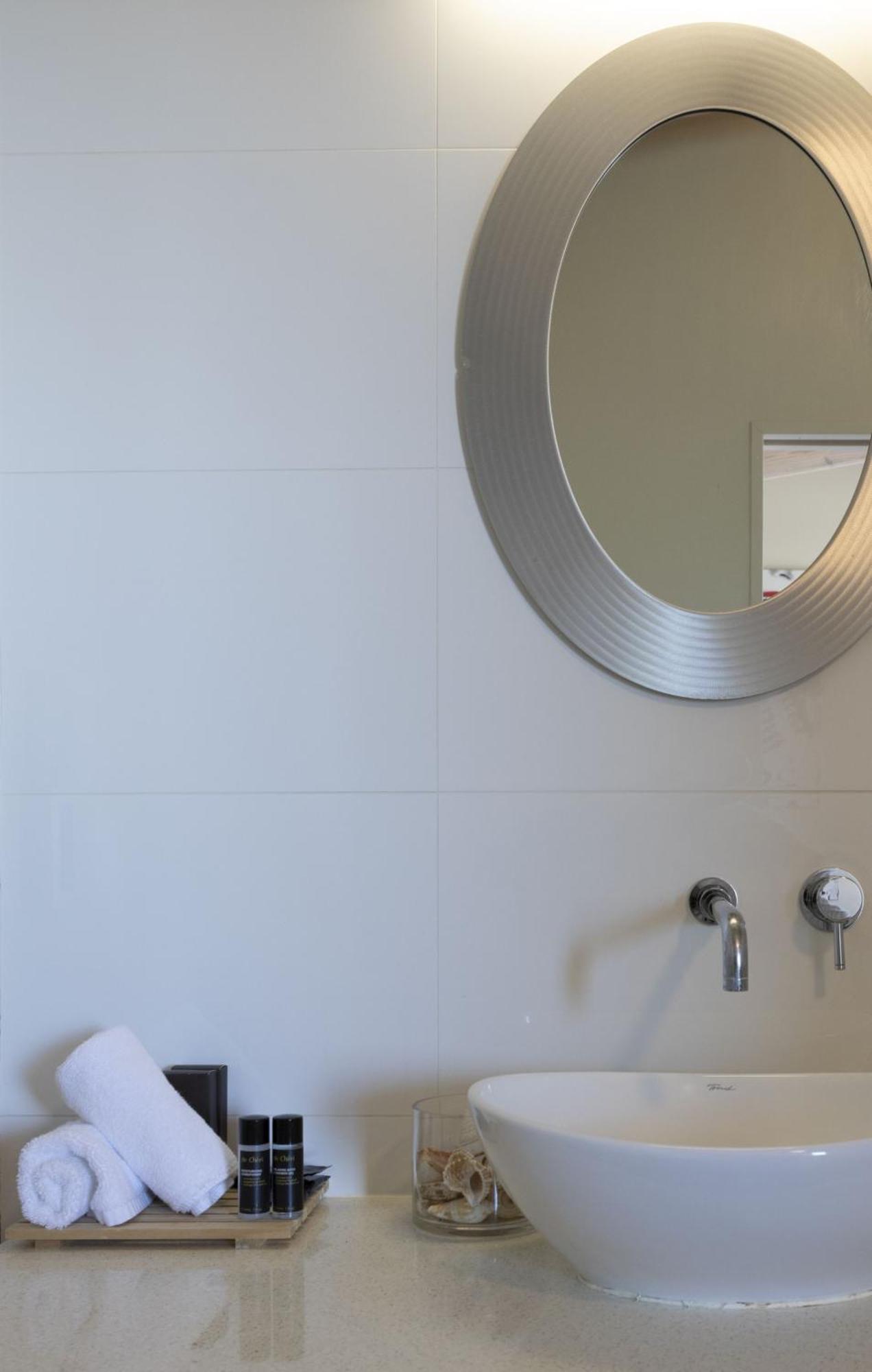 Church Bay Escape Oneroa Экстерьер фото
